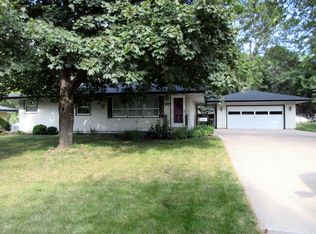 2866 Galtier St, Roseville, MN 55113