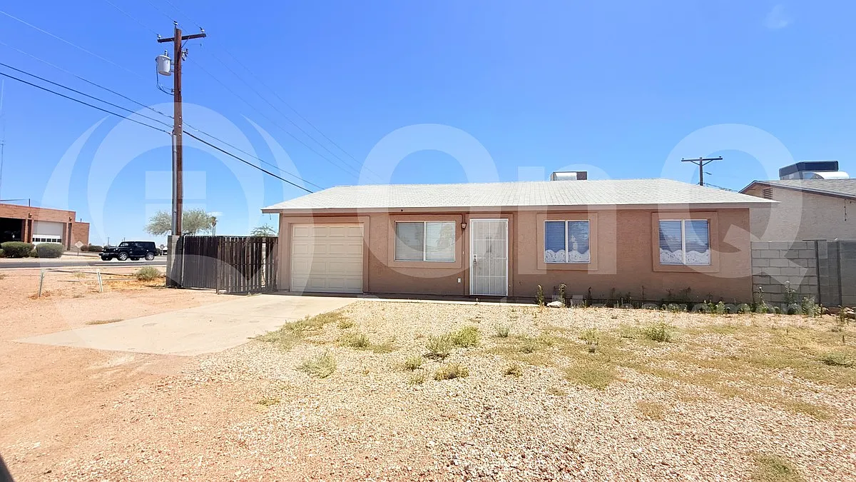 3 bed, 2.0 bath, 1134 sqft, $1,649 — Photo 1