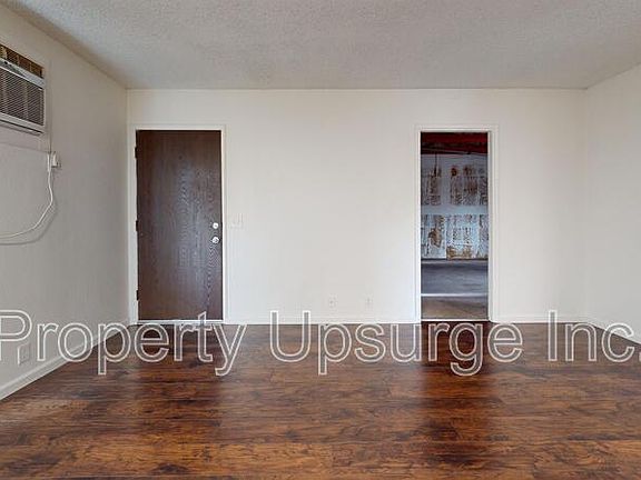 4th image of 2739 Gilmore Ln #4