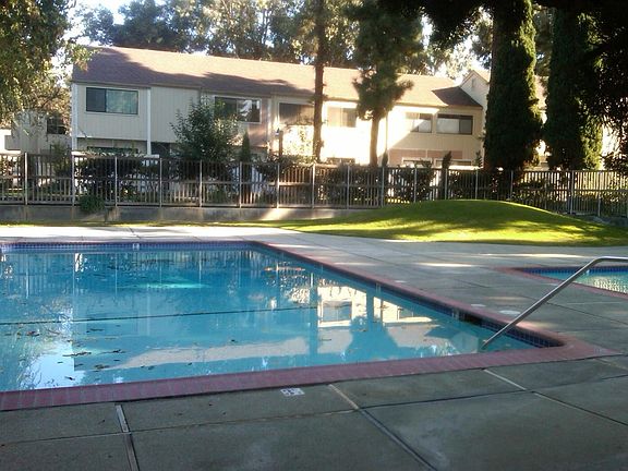 5th image of 974 Kiely Blvd Unit A