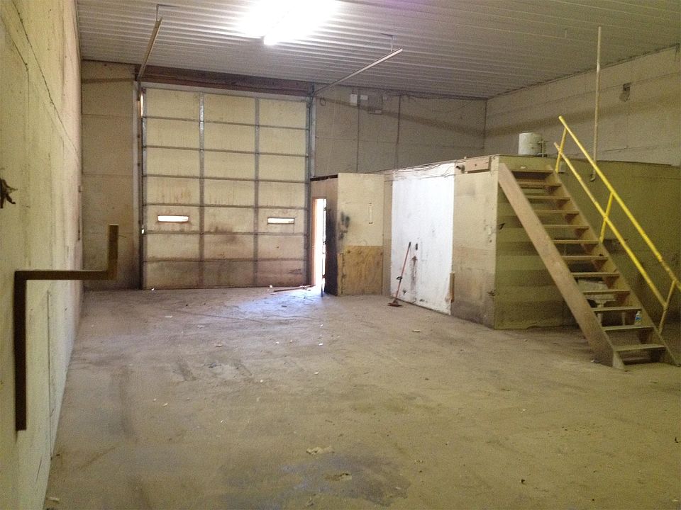 2nd image of 285 Westmeadow Pl