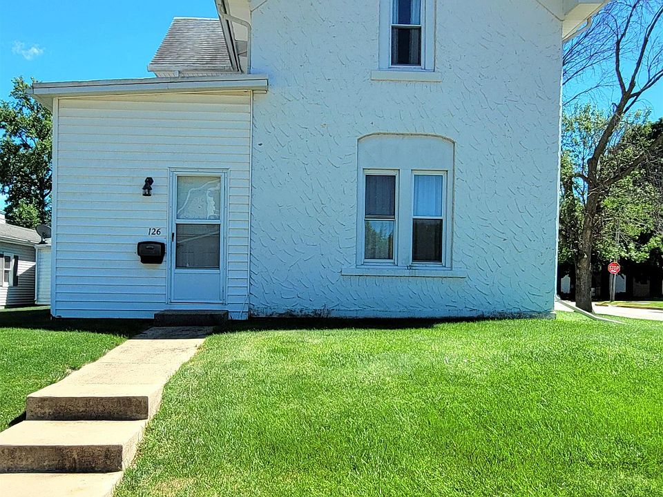 1st image of 126 W Walnut St