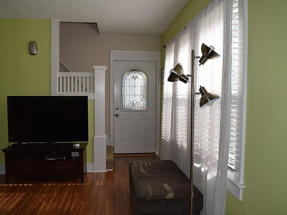 2nd image of 3126 Benninghofen Ave