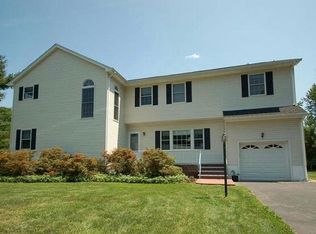 2 Holly Dr, Fairfield, NJ 07004