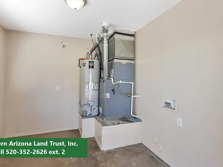 1935 W Banks Grove Pl — Photo 5