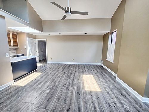 2nd image of 523 Liberty Hl APT 3
