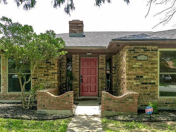 4th image of 216 Poesta Dr