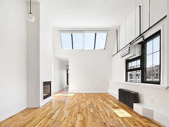 3rd image of 76 N 4th St APT 524