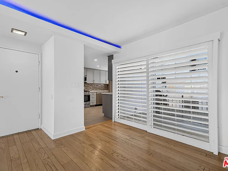 1301 N Flores St #4 — Photo 12