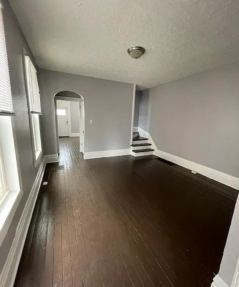 873 Heyl Ave — Photo 6