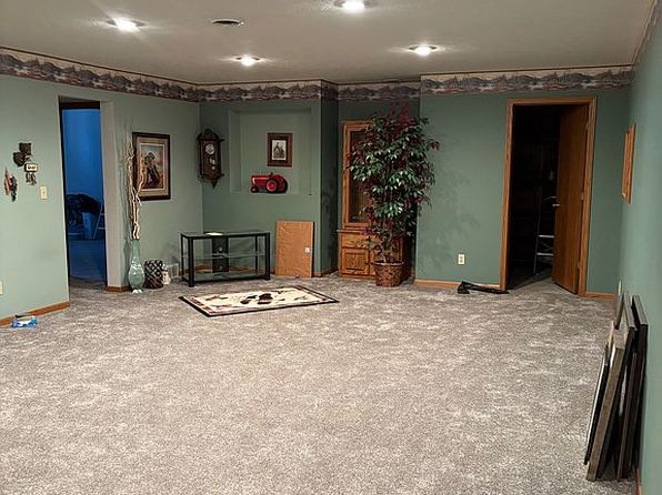 72998 O Rd, Holdrege, NE 68949