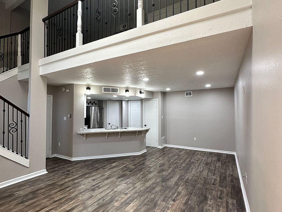 1st Floor Overlook to Kitchen