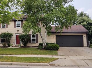 2123 Bonnie Ln, Waukesha, WI 53188