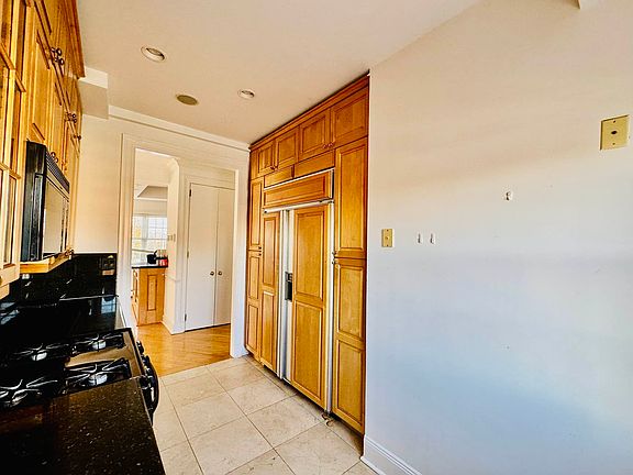 4th image of 3112 45th St APT 3