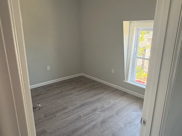 46 Linden St #3 — Photo 23