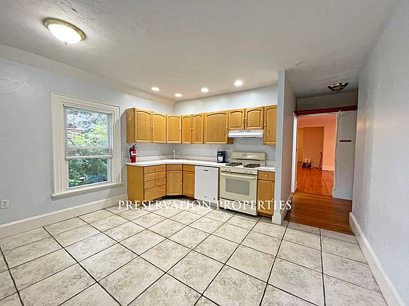 4th image of 399 Newtonville Ave #1