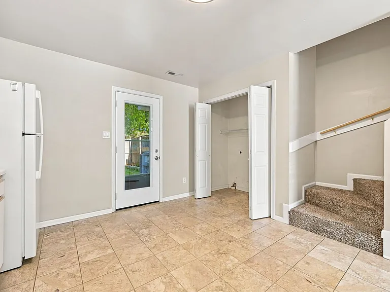 107 Spring Meadow Cir — Photo 7