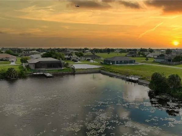 2305 NE 17th St, Cape Coral, FL 33909