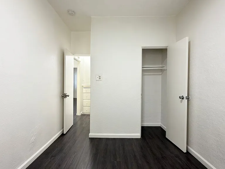 1045 Saint Louis Ave — Photo 14