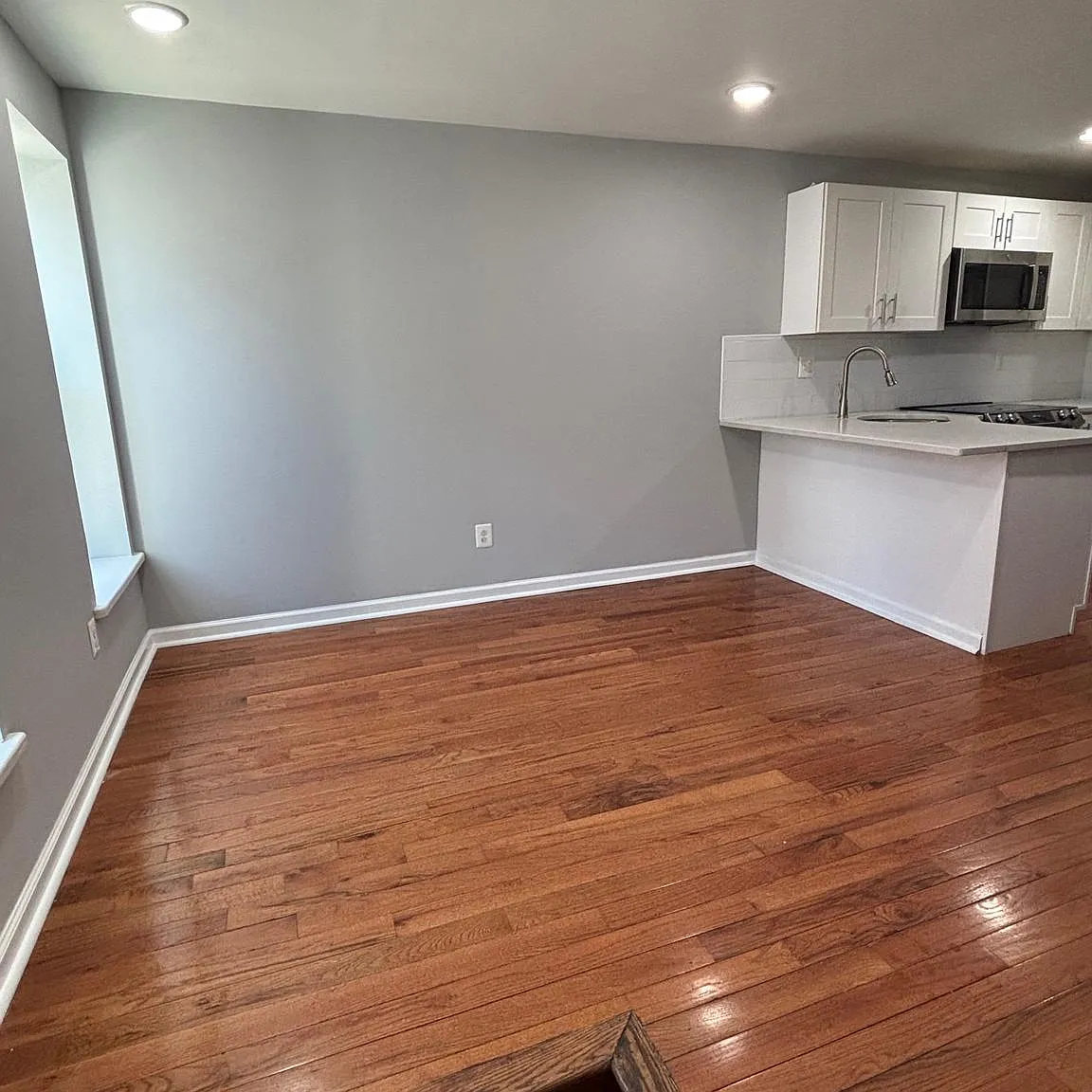 3 bed, 1000 sqft, $2,650 — Photo 2