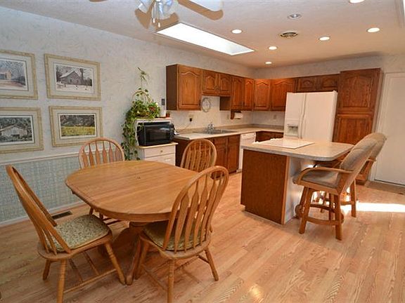 5th image of 15 Eland Ct