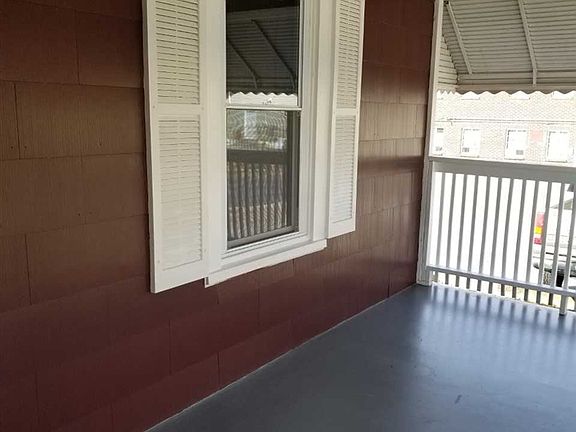 5th image of 482 Kingston St