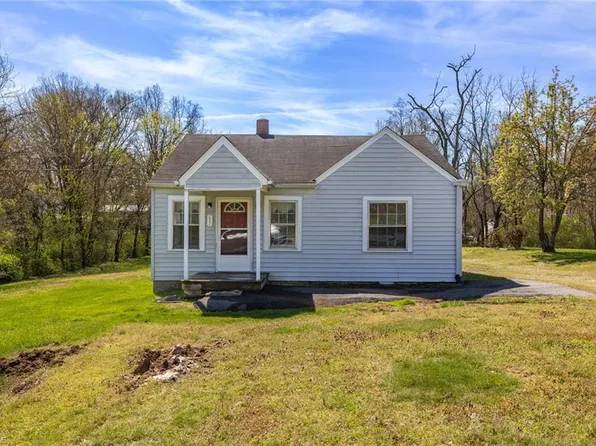 111 Robbins Dr, Thomasville, NC 27360