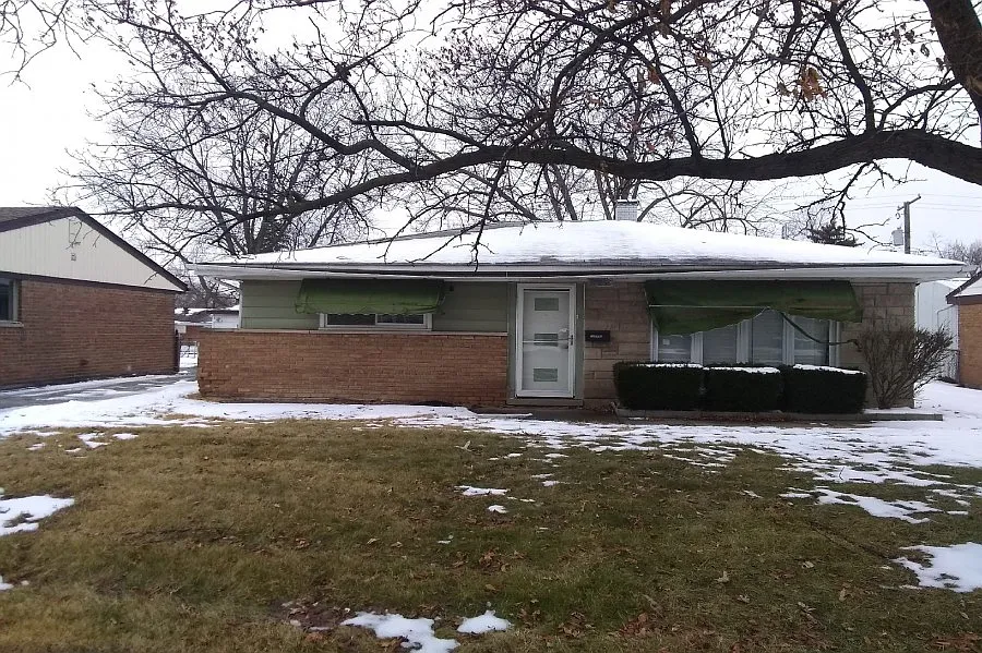 17236 Burnham Ave photo 1