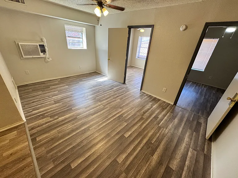 500 SW 10th Ave #8 — Photo 7