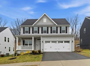 530 Blake Dr, Zelienople, PA