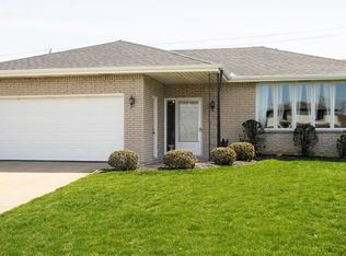 51 Round Trail Rd, Buffalo, NY 14218