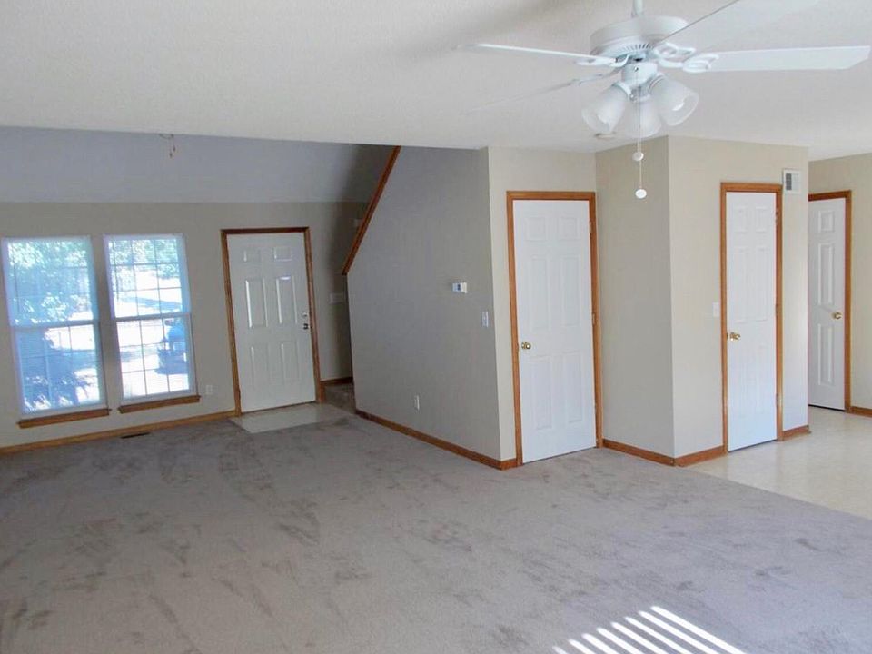 2nd image of 1827 Kingbird Ln