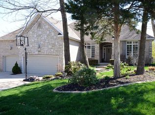 5226 S Parkhill Ave, Springfield, MO 65810