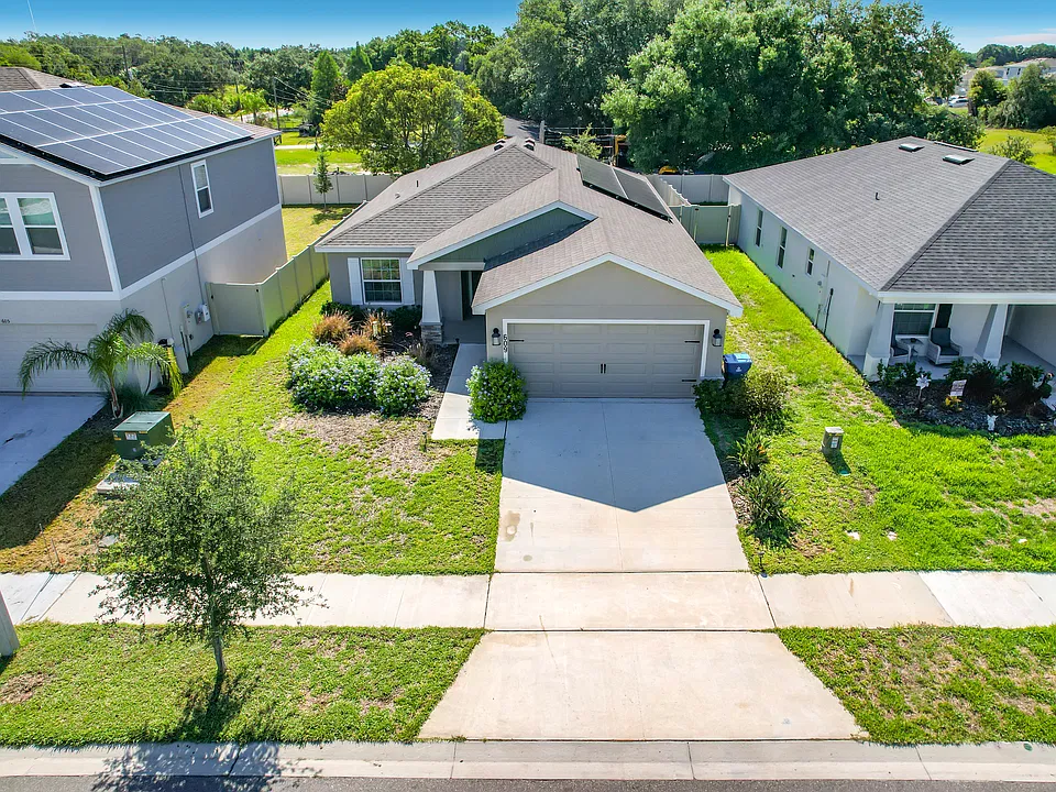 609 Ambleside Dr