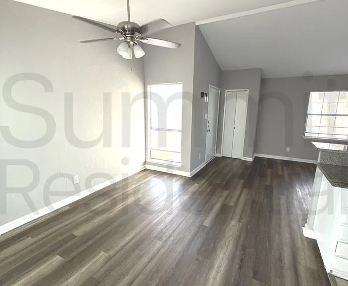 6078 Dooley Dr — Photo 10