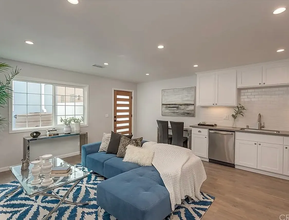 3 bed, 1200 sqft, $3,600 — Photo 3