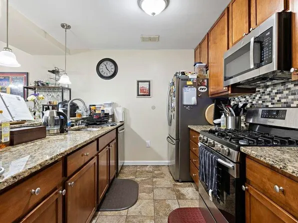 612 12th Street image 10 of 28