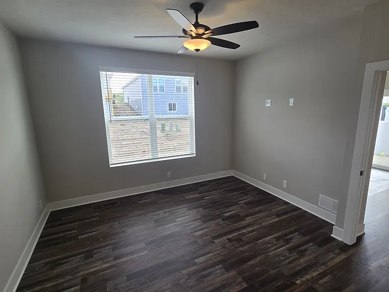 17523 Greenleaf St — Photo 13