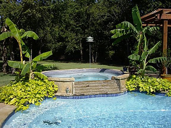 4th image of 8661 Glenmoray Dr
