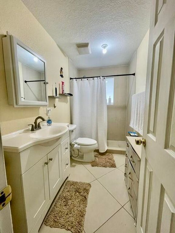 5216 NE 20th Ave, photo 2