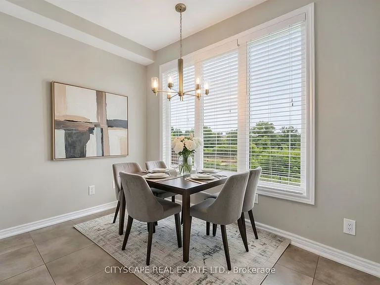 27 Lamb Cres — Photo 18