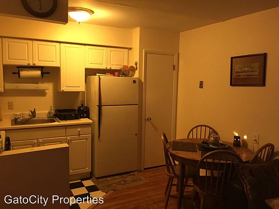 5th image of 1579 N Farwell Ave APT 103