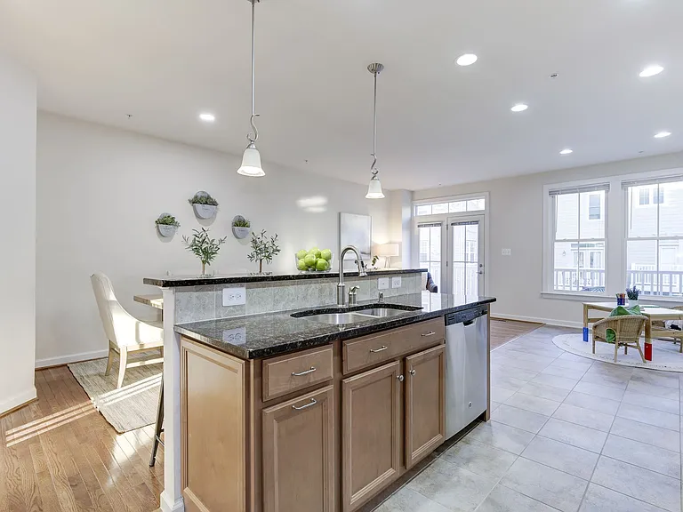 122 Parkview Ave — Photo 9