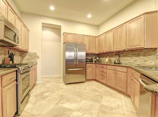 41216 N Bent Creek Ct, Phoenix, AZ 85086