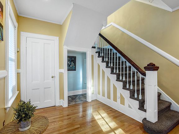 4th image of 625-627 Highland Ave