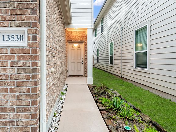3rd image of 13530 Villa Arbor Dr