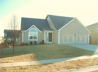 8201 NE 106th St, Kansas City, MO 64157