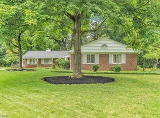 10949 Tanager Trl, Brecksville, OH