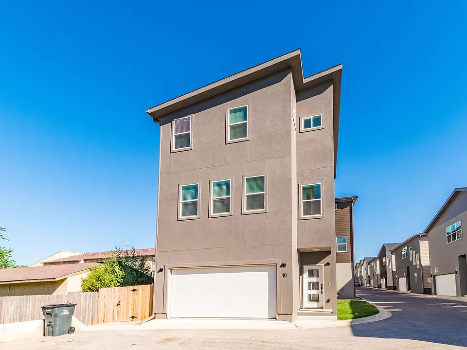 1618 W Lawndale Dr #10