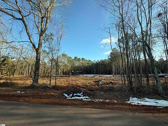 3rd image of 315 Martin Rd